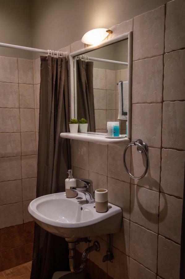 Maltezos Rooms Methana Exterior photo